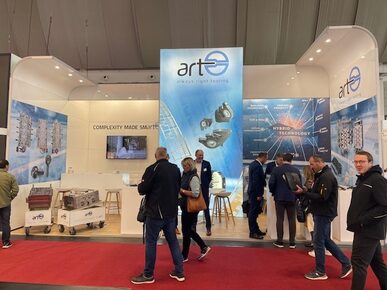 Stand compleet met publiek